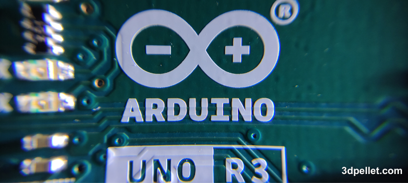 Logo en placa de Arduino.